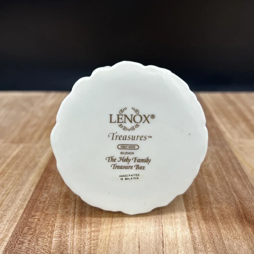 Lenox‎ Treasures 'The Holy Family' Hinged Treasure Trinket Box First Issue
